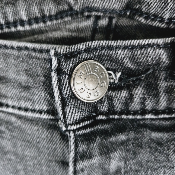 BDG UO URBAN OUTFITTERS | crop twig high rise skinny distressed frayed hem jeans - Picture 4 of 10